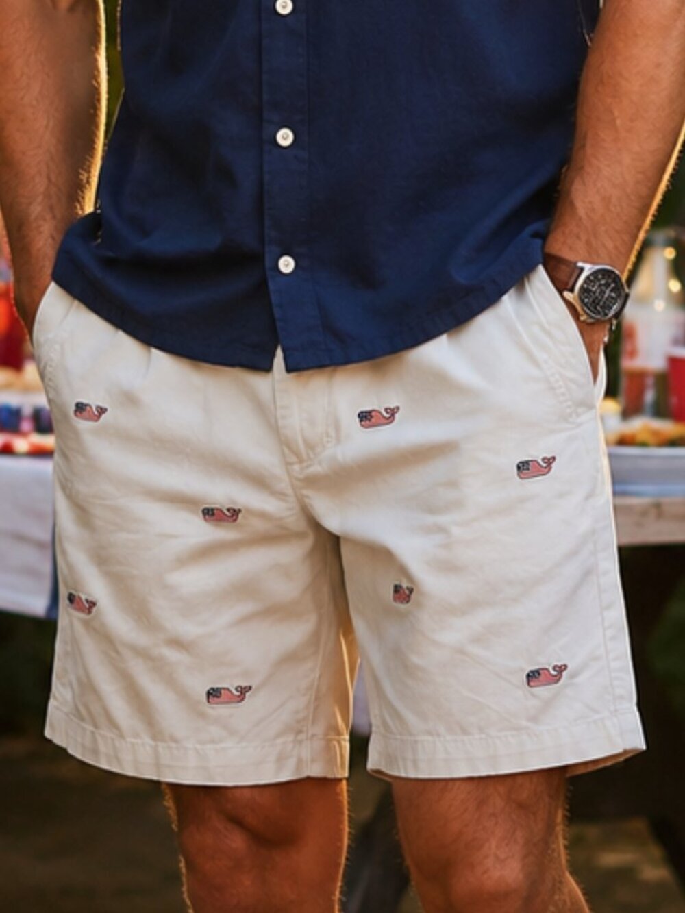 EUC Men's Vineyard Vines 9" Flag Whale Breaker Shorts in Khaki‎ Twill Size 32